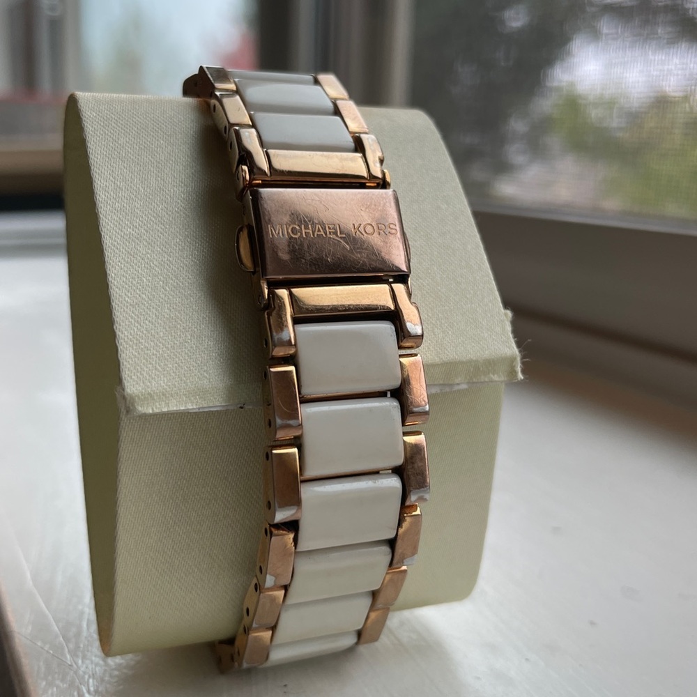 Michael Kors Watch - Picture 4 of 8